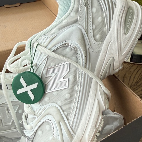 New Balance 530 Silver and White Sneakerstrending hard to find shoe! - Picture 4 of 5